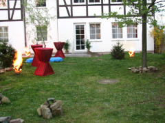 Feier mit Feuerkörben
