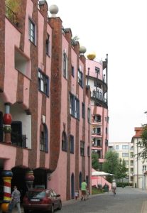 Hundertwasserhaus in Magdeburg in der Nähe des ElbRivera Hotel Magdeburg